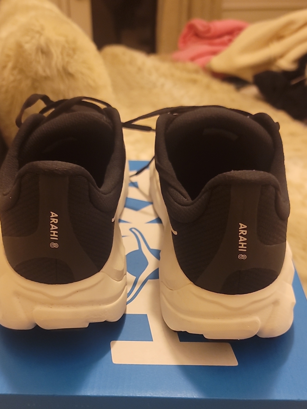 NWB Hoka One One Arahi Men's Athletic Shoes - Black and White 11D MSRP $120